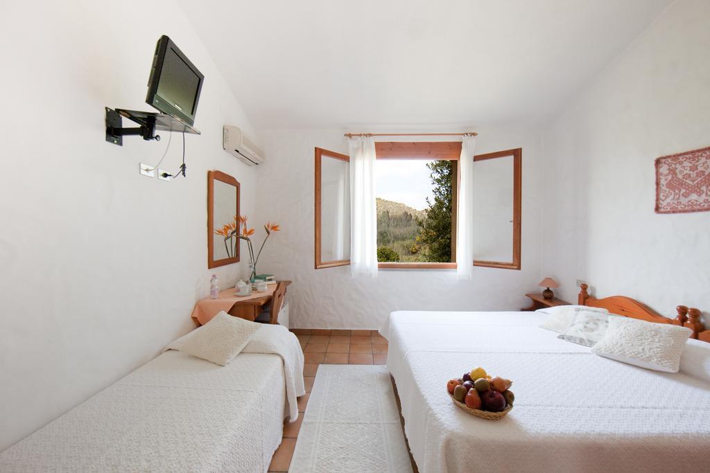 Hotel S'Obreschida カスティアーダス 部屋 写真