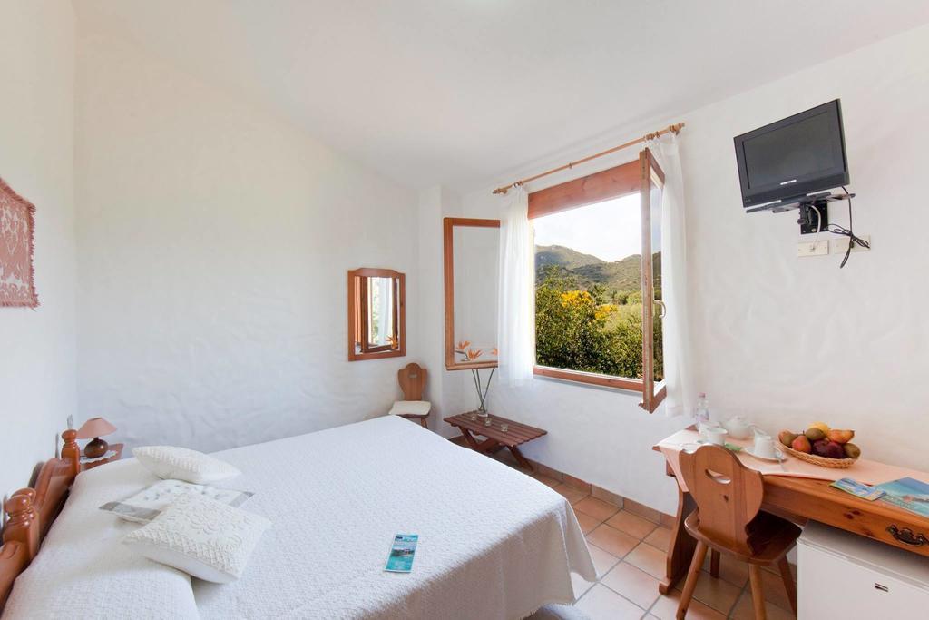 Hotel S'Obreschida カスティアーダス 部屋 写真